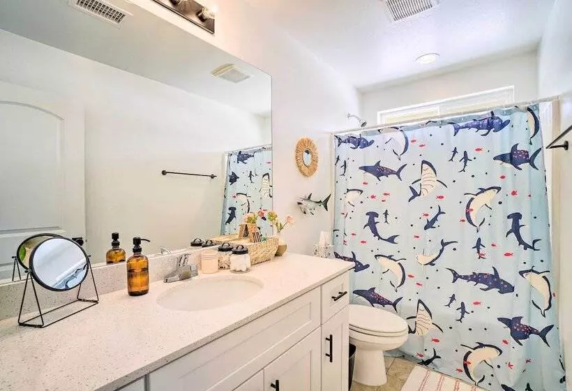 Flagstaff Area Family Home W/ Hot Tub & Patio