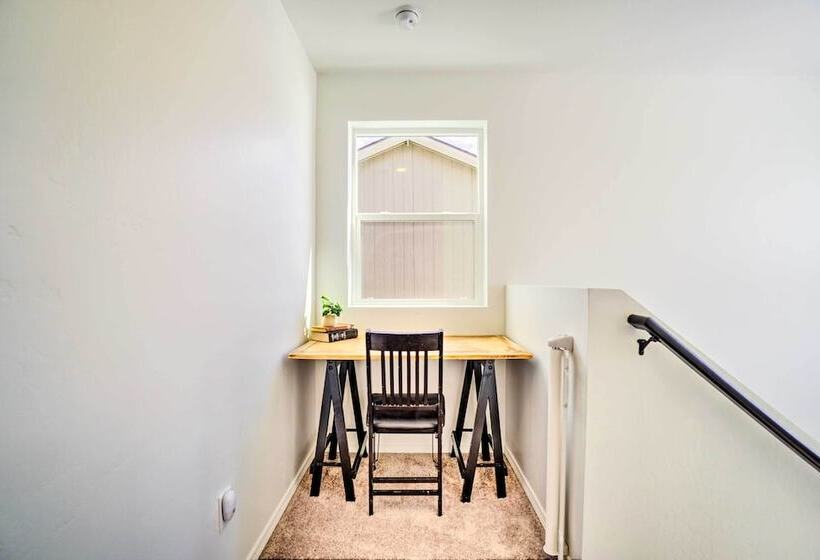 Flagstaff Area Family Home W/ Hot Tub & Patio