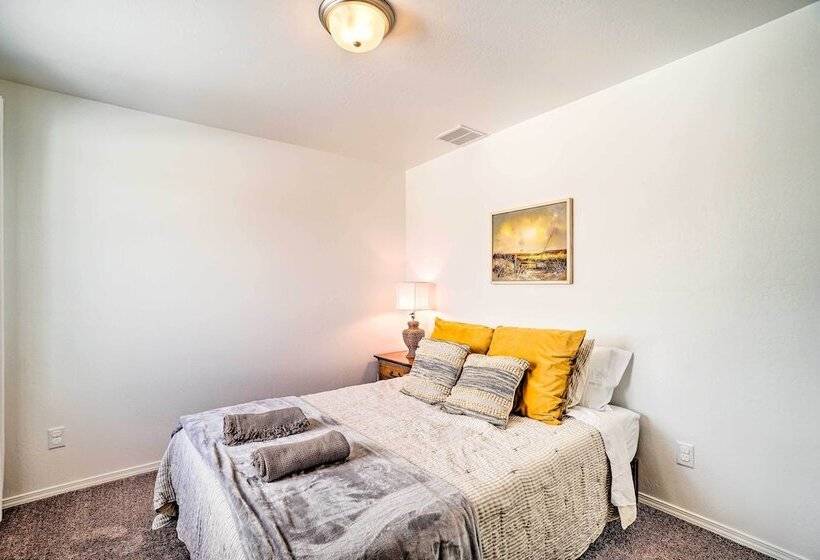 Flagstaff Area Family Home W/ Hot Tub & Patio