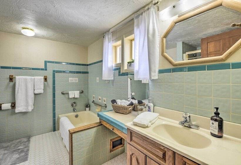 Family Friendly House: Fish, Hike, Bike & More!