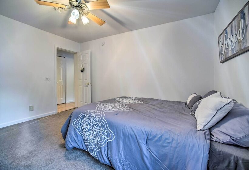 Family Friendly Saugerties Home W/ Hot Tub & Games