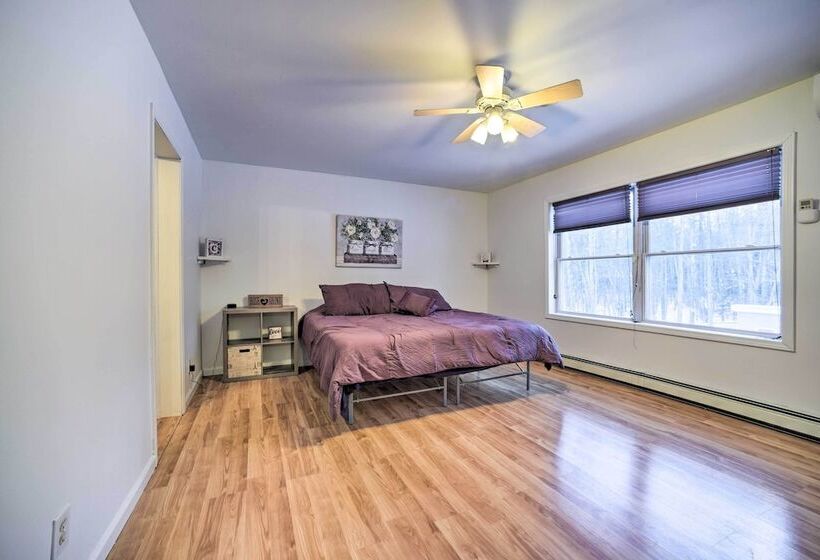 Family Friendly Saugerties Home W/ Hot Tub & Games