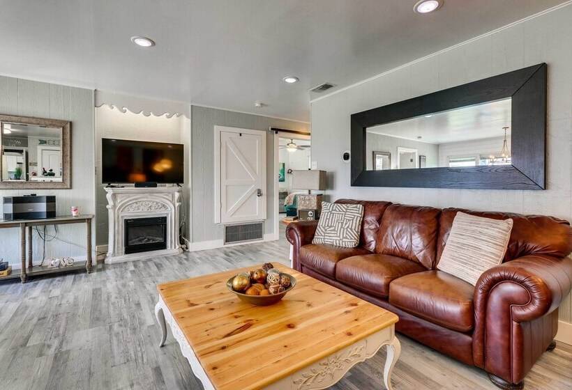 Lake Buchanan Island Hideaway W/ Private Beach!