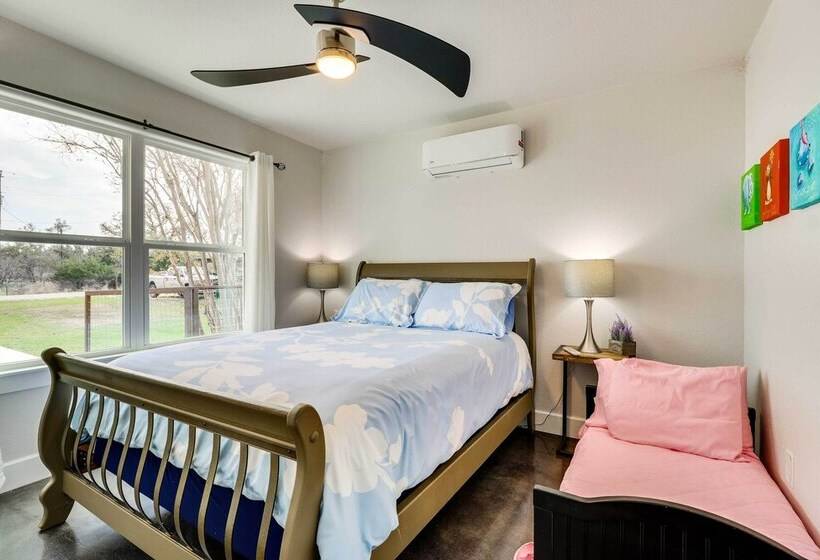 Lake Buchanan Island Hideaway W/ Private Beach!