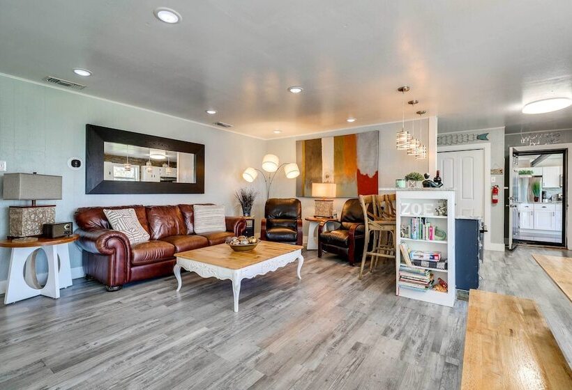 Lake Buchanan Island Hideaway W/ Private Beach!