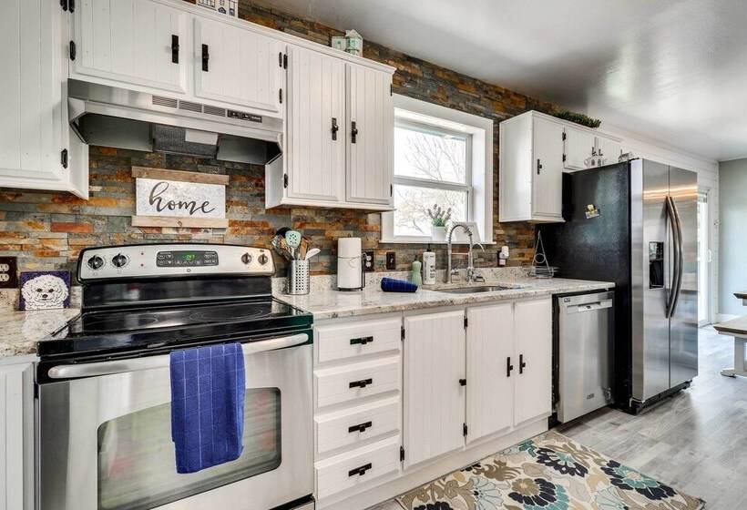 Lake Buchanan Island Hideaway W/ Private Beach!