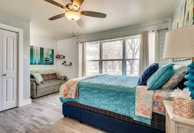 Lake Buchanan Island Hideaway W/ Private Beach!