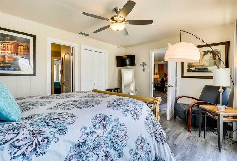 Lake Buchanan Island Hideaway W/ Private Beach!