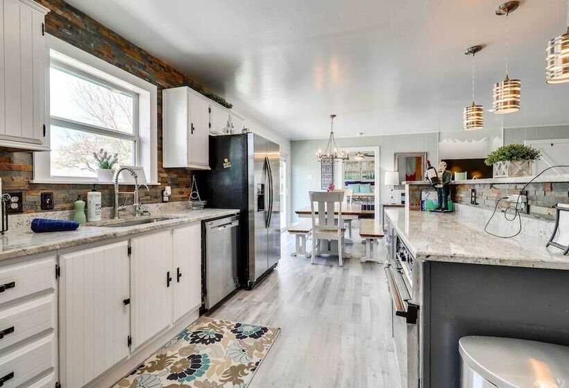 Lake Buchanan Island Hideaway W/ Private Beach!