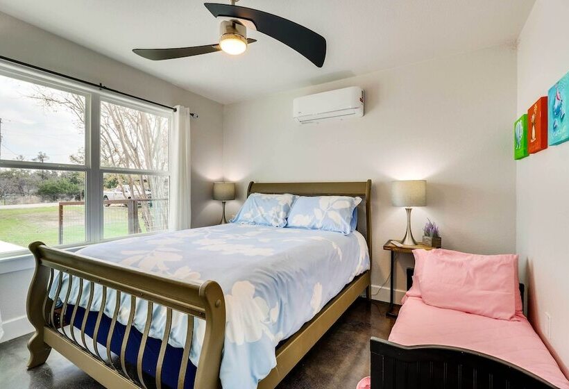 Lake Buchanan Island Hideaway W/ Private Beach!