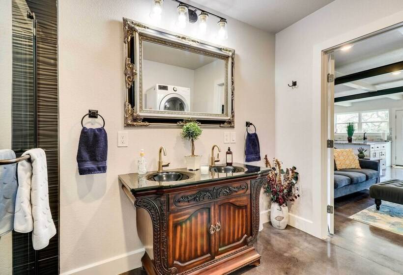 Lake Buchanan Island Hideaway W/ Private Beach!