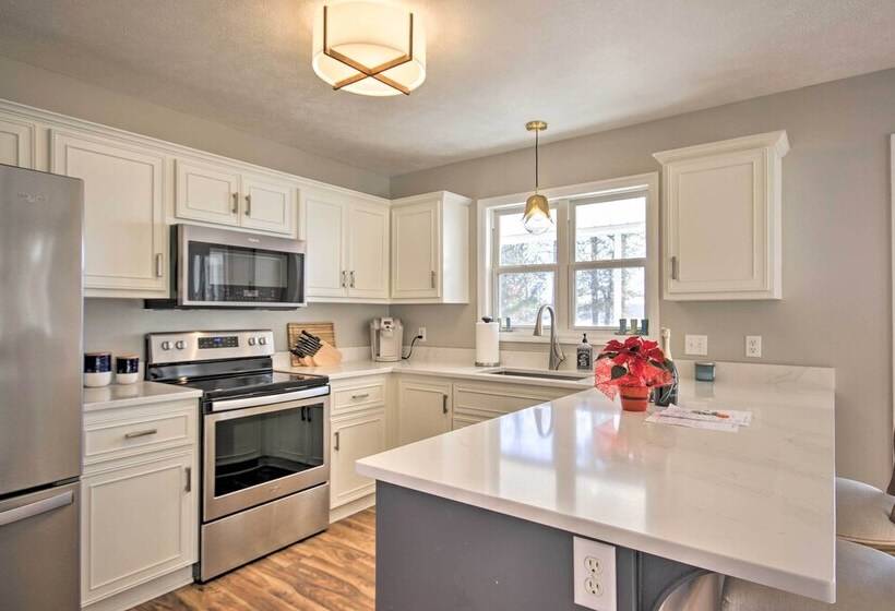 Waterfront Retreat W/ Dock & Deck On Lake Murray!