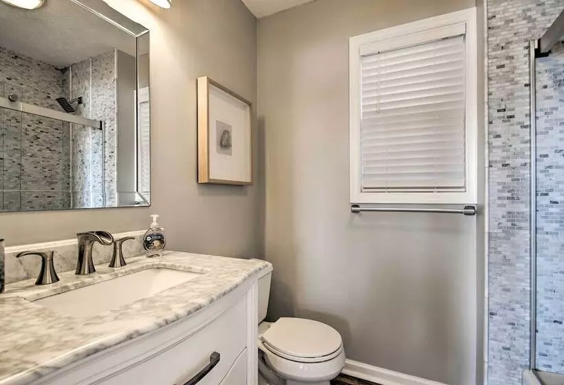 Waterfront Retreat W/ Dock & Deck On Lake Murray!