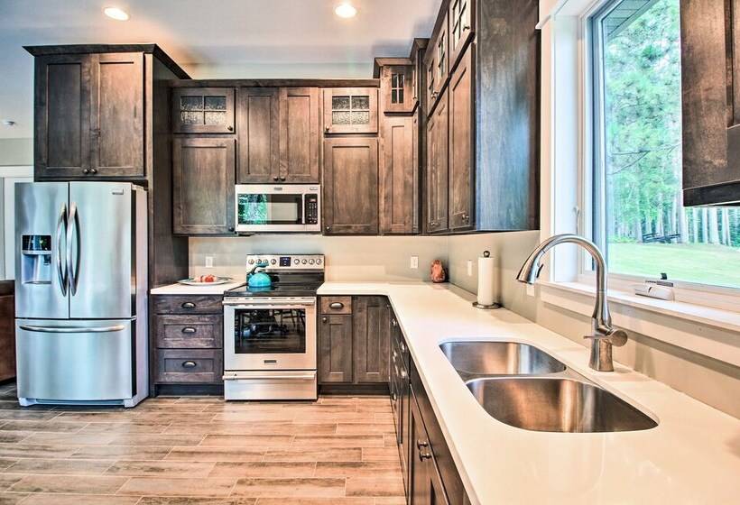 Lakefront Home W/ Private Dock ~ 15 Mi To Walker