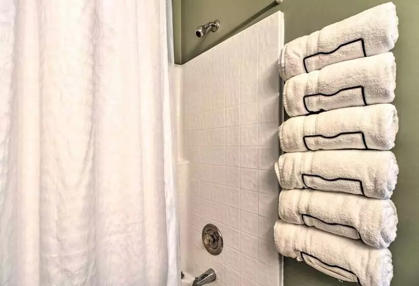 Lakefront Motley Home W/ Private Dock & Fire Pit!