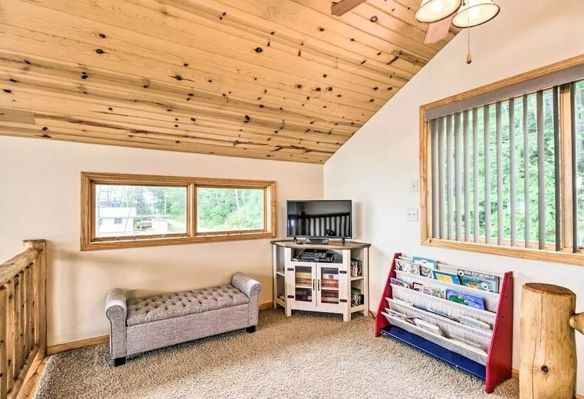 Lakefront Motley Home W/ Private Dock & Fire Pit!