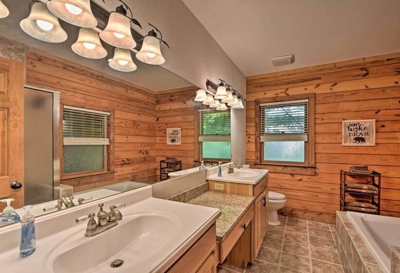 Sapphire Log Cabin W/ Wraparound Deck + Fire Pit!