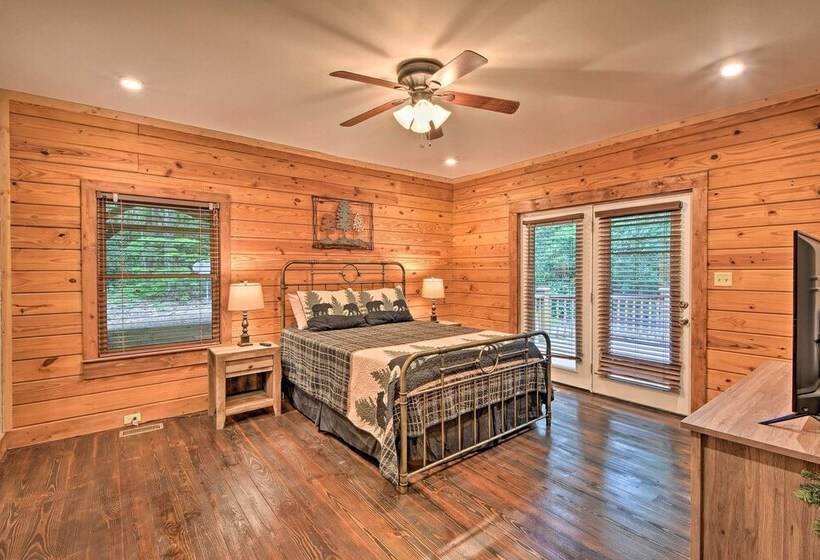 Sapphire Log Cabin W/ Wraparound Deck + Fire Pit!