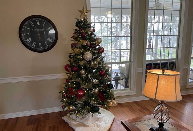 Large Waterfront Lake Palestine Home W/ Deck, Dock