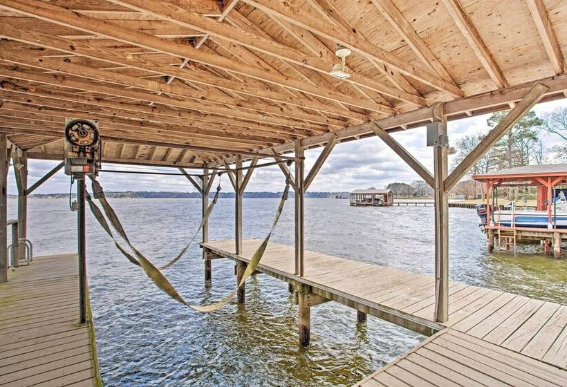 Large Waterfront Lake Palestine Home W/ Deck, Dock
