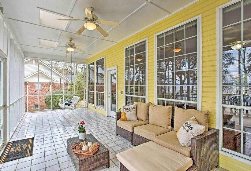 Large Waterfront Lake Palestine Home W/ Deck, Dock