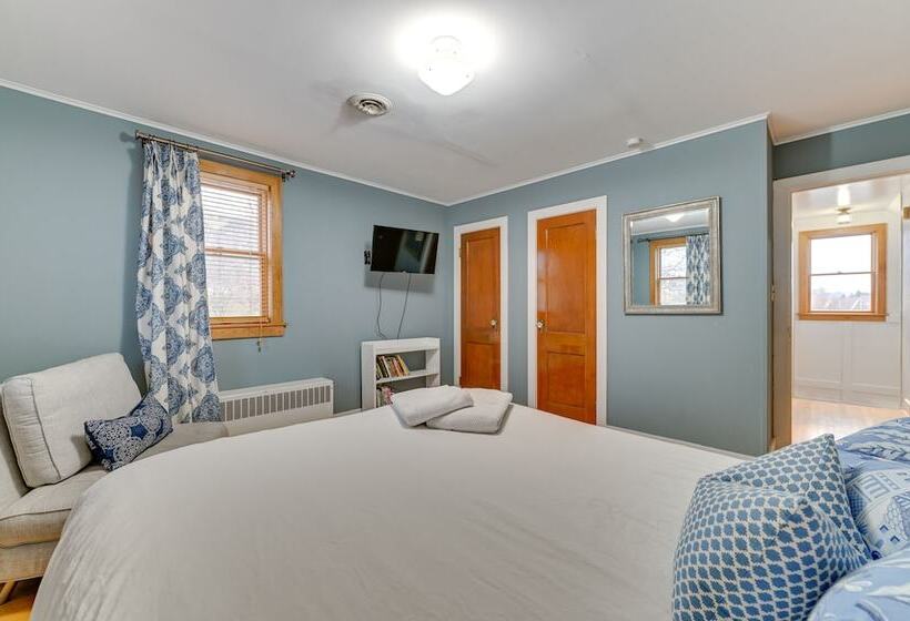 Slope Views: Luxe Windham Retreat W/ Hot Tub!