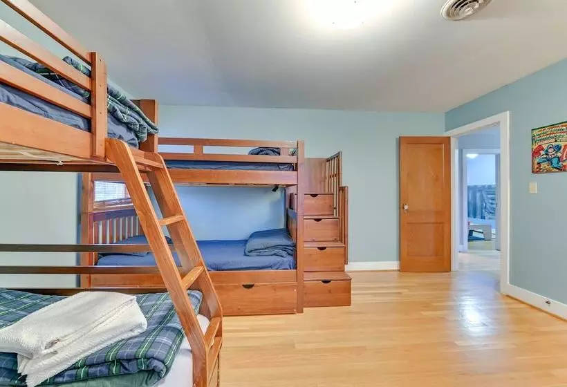 Slope Views: Luxe Windham Retreat W/ Hot Tub!