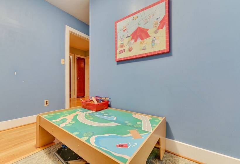 Slope Views: Luxe Windham Retreat W/ Hot Tub!