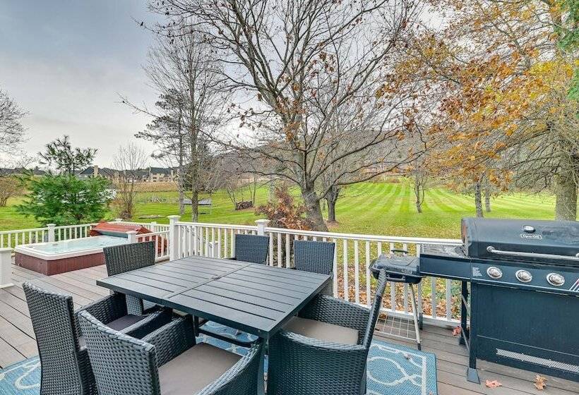 Slope Views: Luxe Windham Retreat W/ Hot Tub!