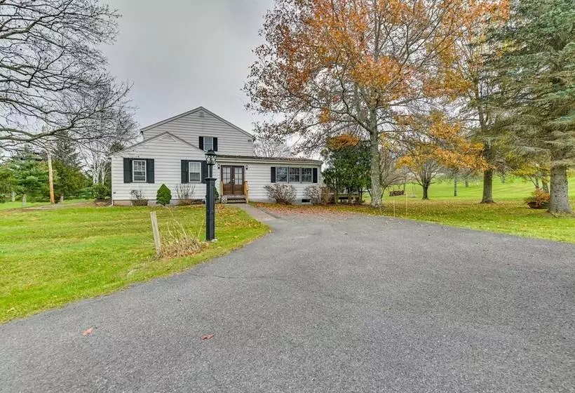 Slope Views: Luxe Windham Retreat W/ Hot Tub!