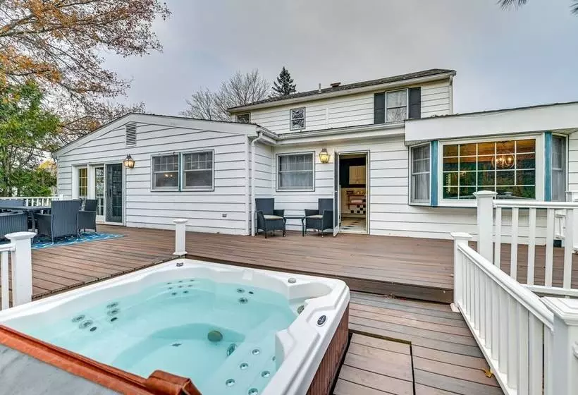 Slope Views: Luxe Windham Retreat W/ Hot Tub!