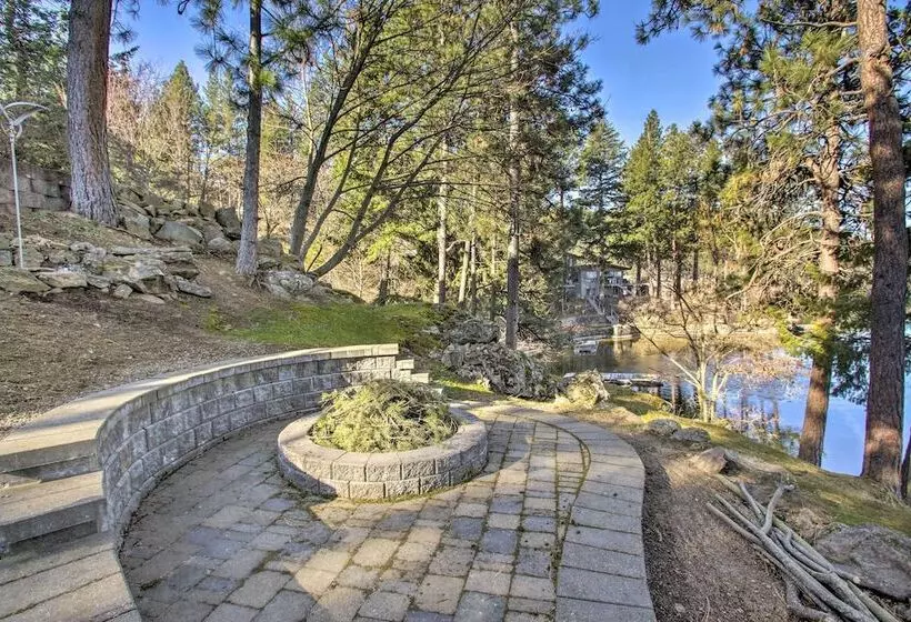 Luxurious Liberty Lake Hideaway W/ Hot Tub!