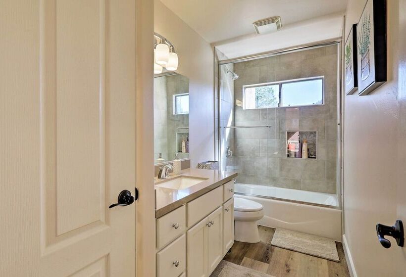 Luxury Sedona Living: Remodeled W/ Red Rock Views!