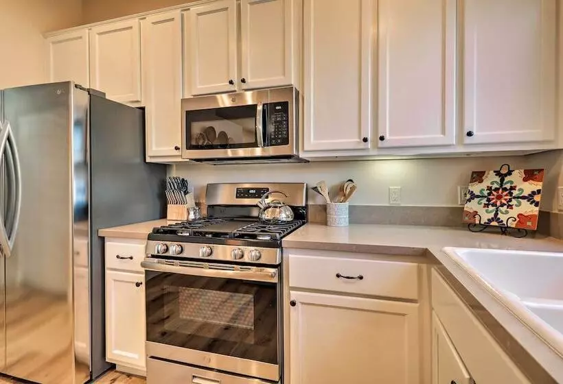 Luxury Sedona Living: Remodeled W/ Red Rock Views!