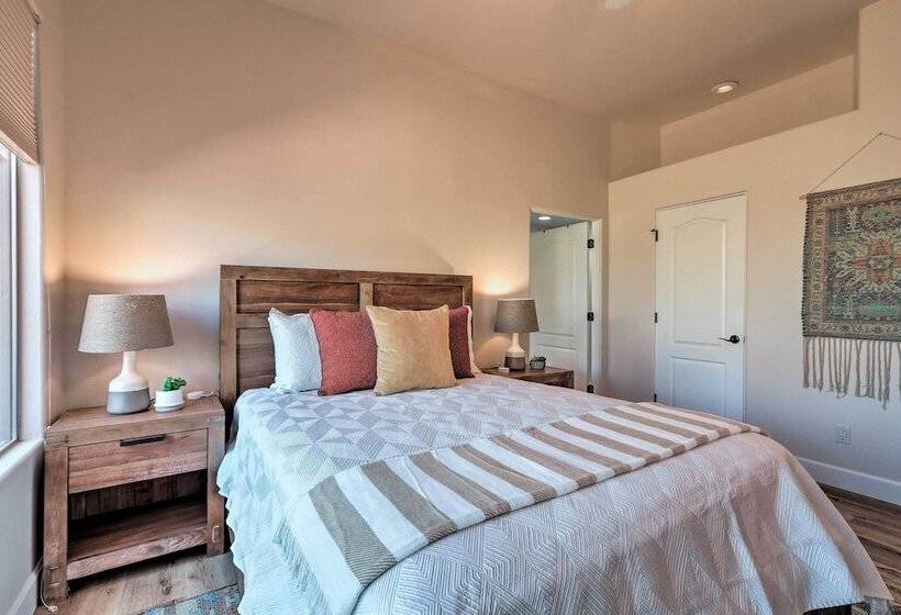 Luxury Sedona Living: Remodeled W/ Red Rock Views!