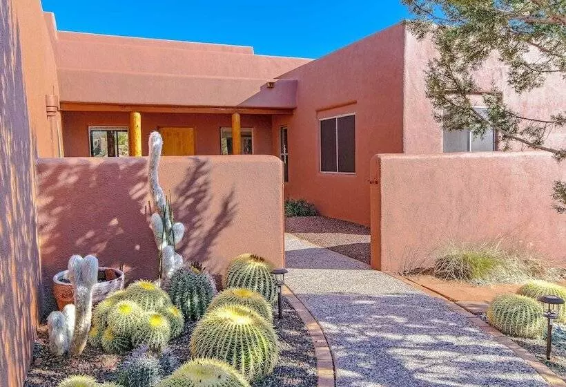 Luxury Sedona Living: Remodeled W/ Red Rock Views!