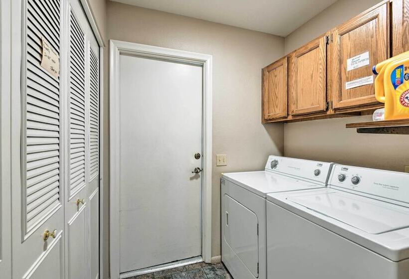 Mesa Home W/ Pool ~ 7 Mi To Riparian Preserve!