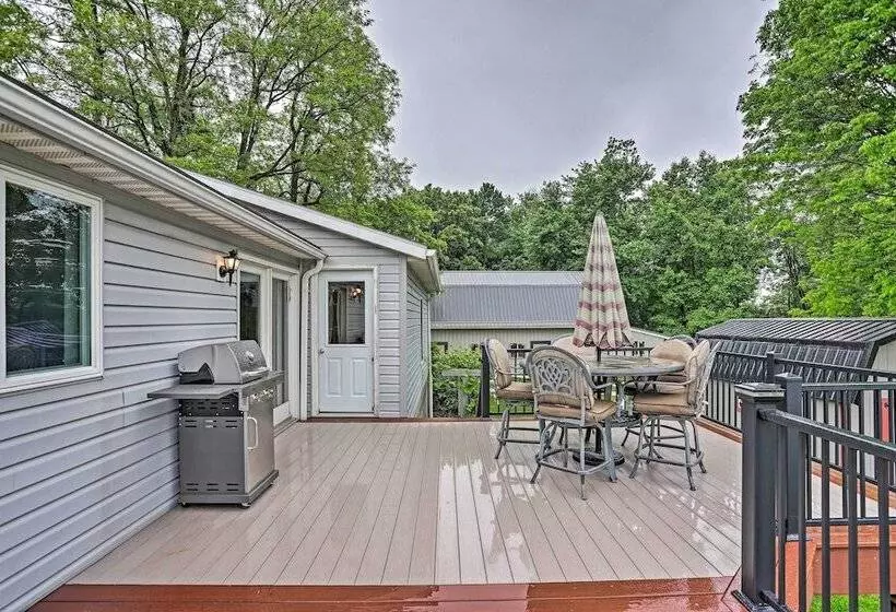 Millersburg Home W/ Covered Porch & Fire Pit!