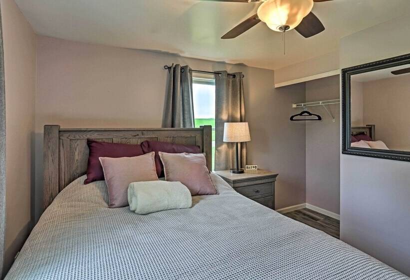 Millersburg Home W/ Covered Porch & Fire Pit!