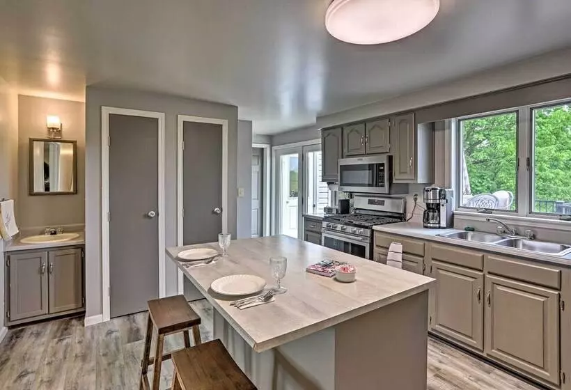 Millersburg Home W/ Covered Porch & Fire Pit!