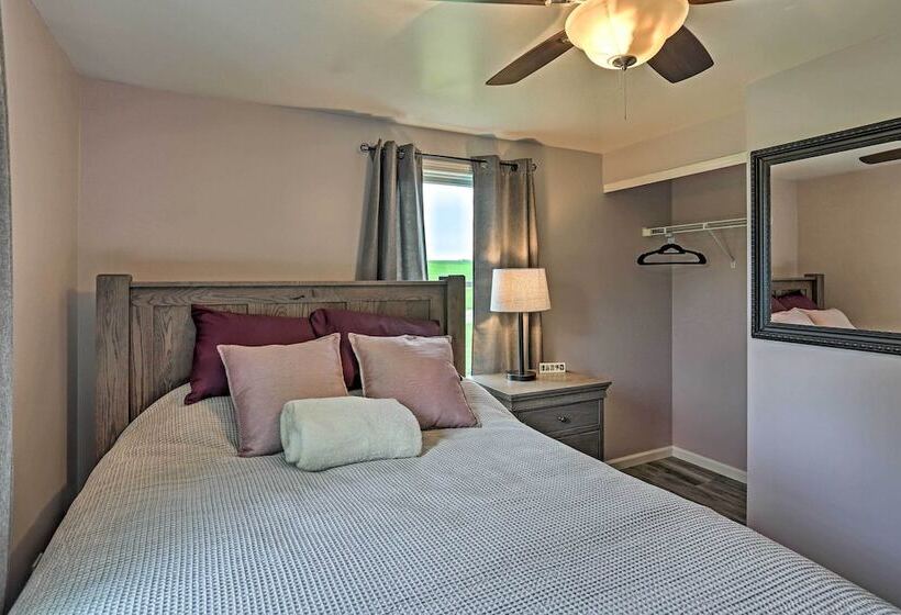 Millersburg Home W/ Covered Porch & Fire Pit!