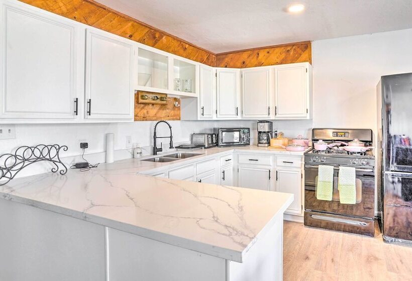 Pet Friendly Chino Valley Cabin W/ Game Room!