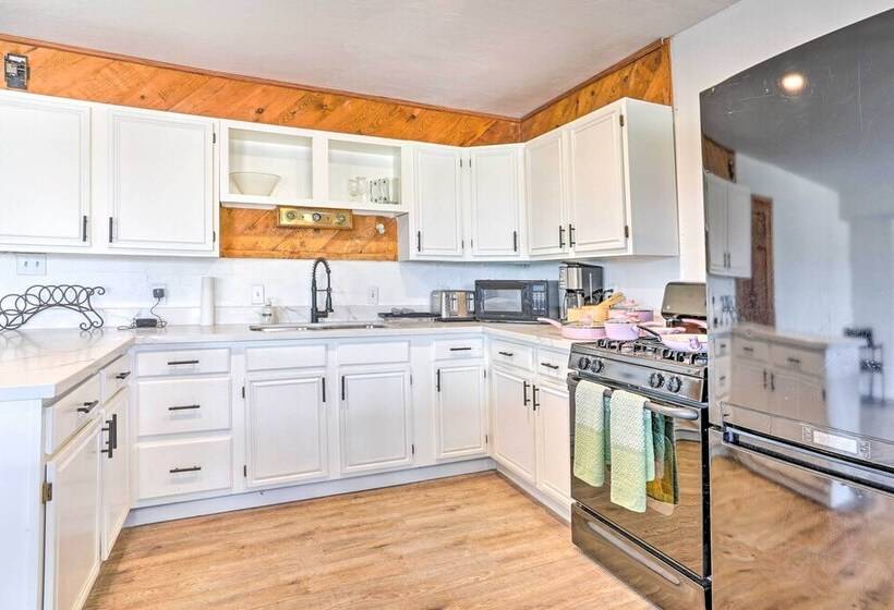 Pet Friendly Chino Valley Cabin W/ Game Room!