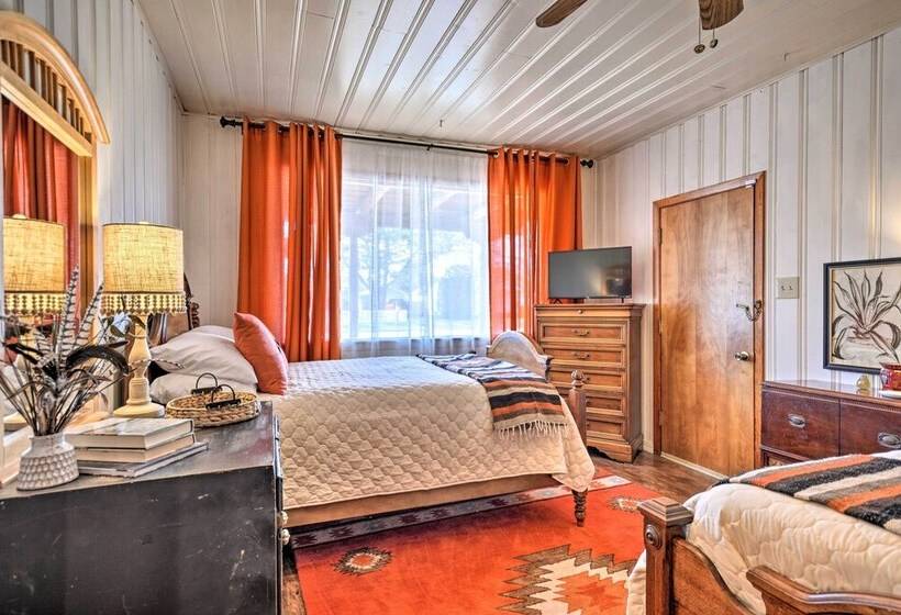 Pet Friendly Clovis Home: Yard, Pergola & Hot Tub