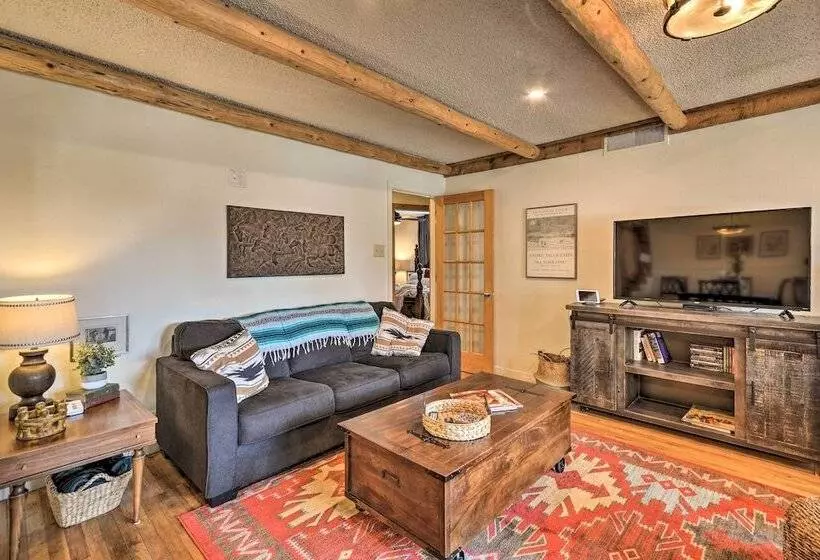 Pet Friendly Clovis Home: Yard, Pergola & Hot Tub