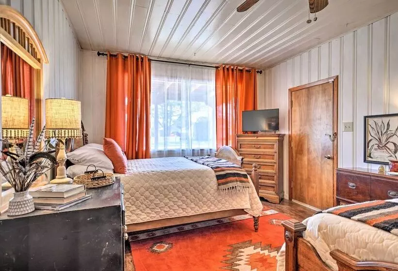 Pet Friendly Clovis Home: Yard, Pergola & Hot Tub