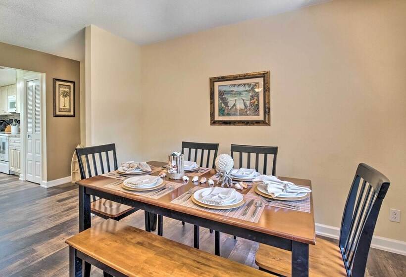 Pet Friendly Crystal River Home W/ Hot Tub!