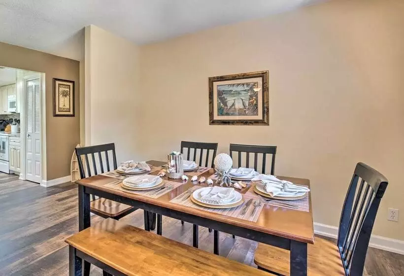 Pet Friendly Crystal River Home W/ Hot Tub!