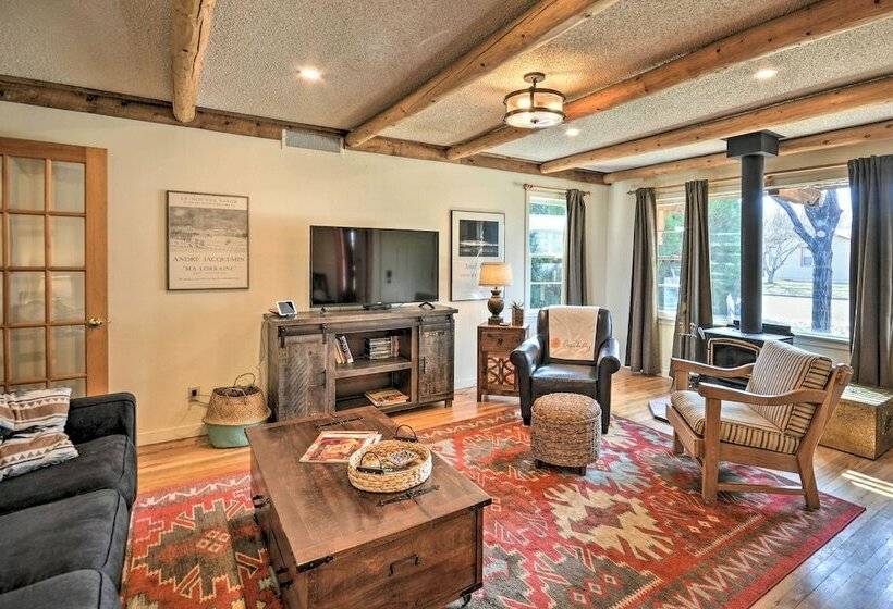 Pet Friendly Clovis Home: Yard, Pergola & Hot Tub