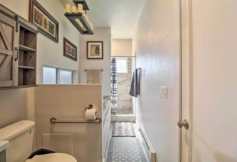 Near White Mountain Lake: Home W/ Balcony & Patio